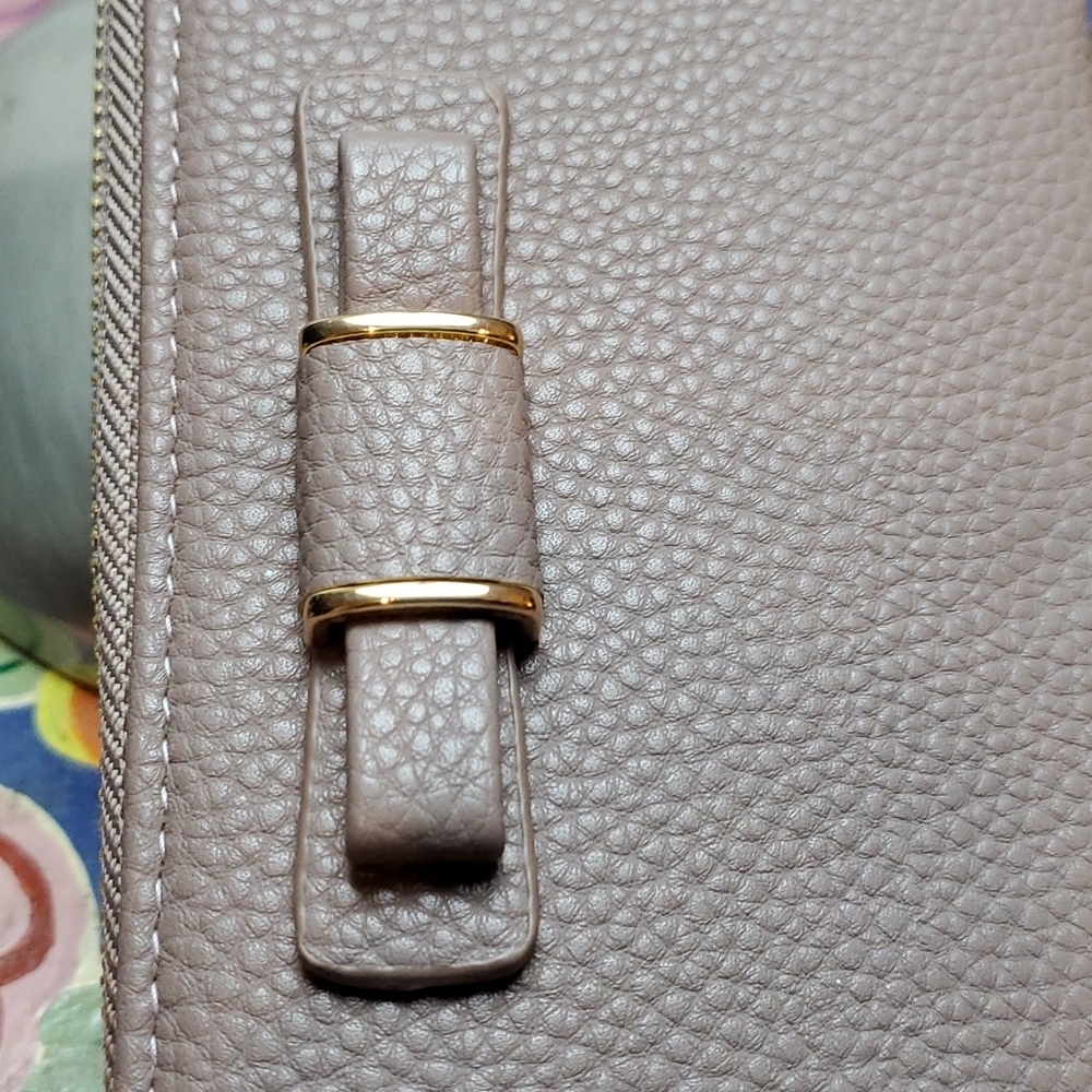 Mauve wallet zip closure wrist strap bow detail 3 sections - Picture 2 of 10